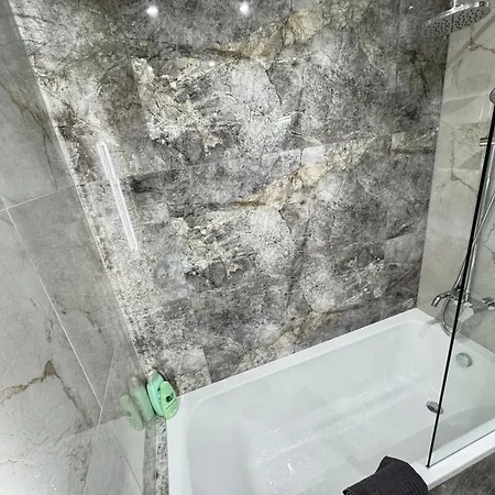 Two Bedroom Apartment In The Center, With Parking, Address Avram Iancu 32 Chisinau Exterior photo