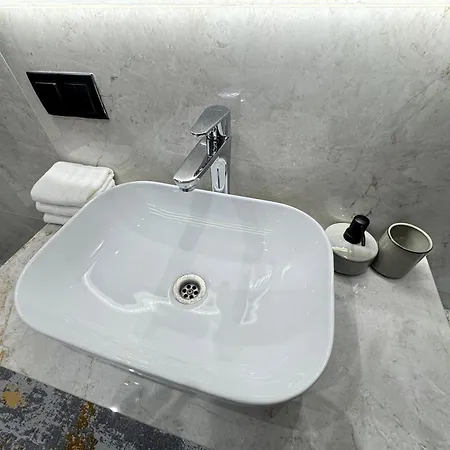 Two Bedroom Apartment In The Center, With Parking, Address Avram Iancu 32 Chisinau Exterior photo