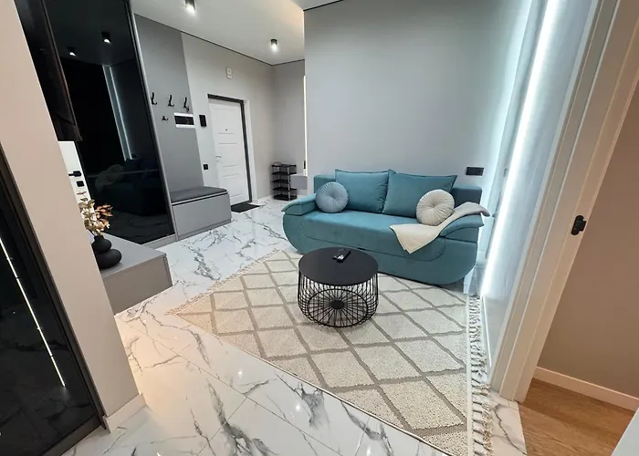 Two Bedroom Apartment In The Center, With Parking, Address Avram Iancu 32