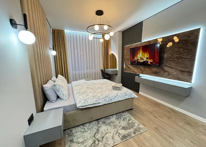 Two Bedroom Apartment In The Center, With Parking, Address Avram Iancu 32