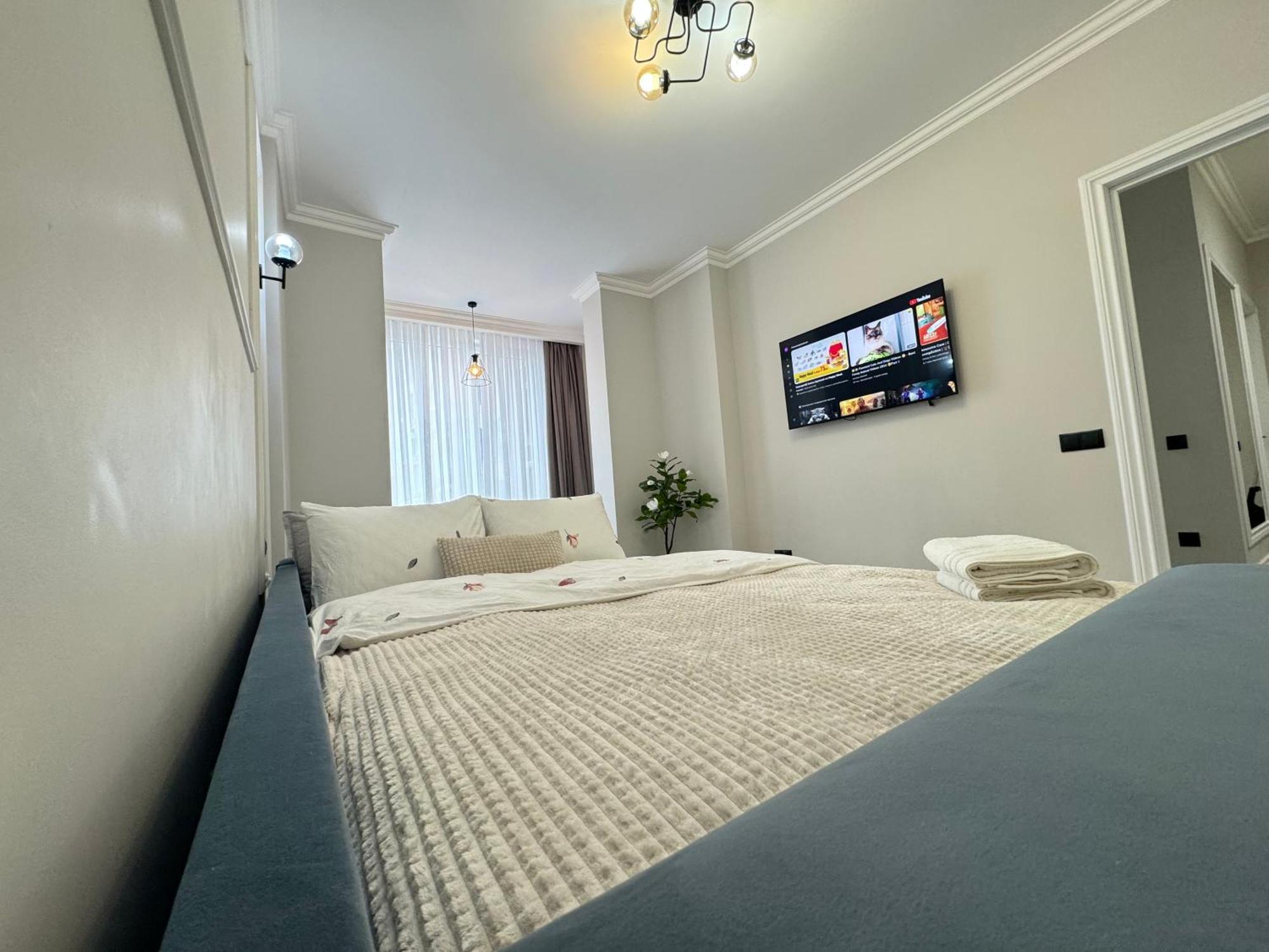 Appartement Two Bedroom In The Center, With Parking, Address Avram Iancu 32 Chişinău