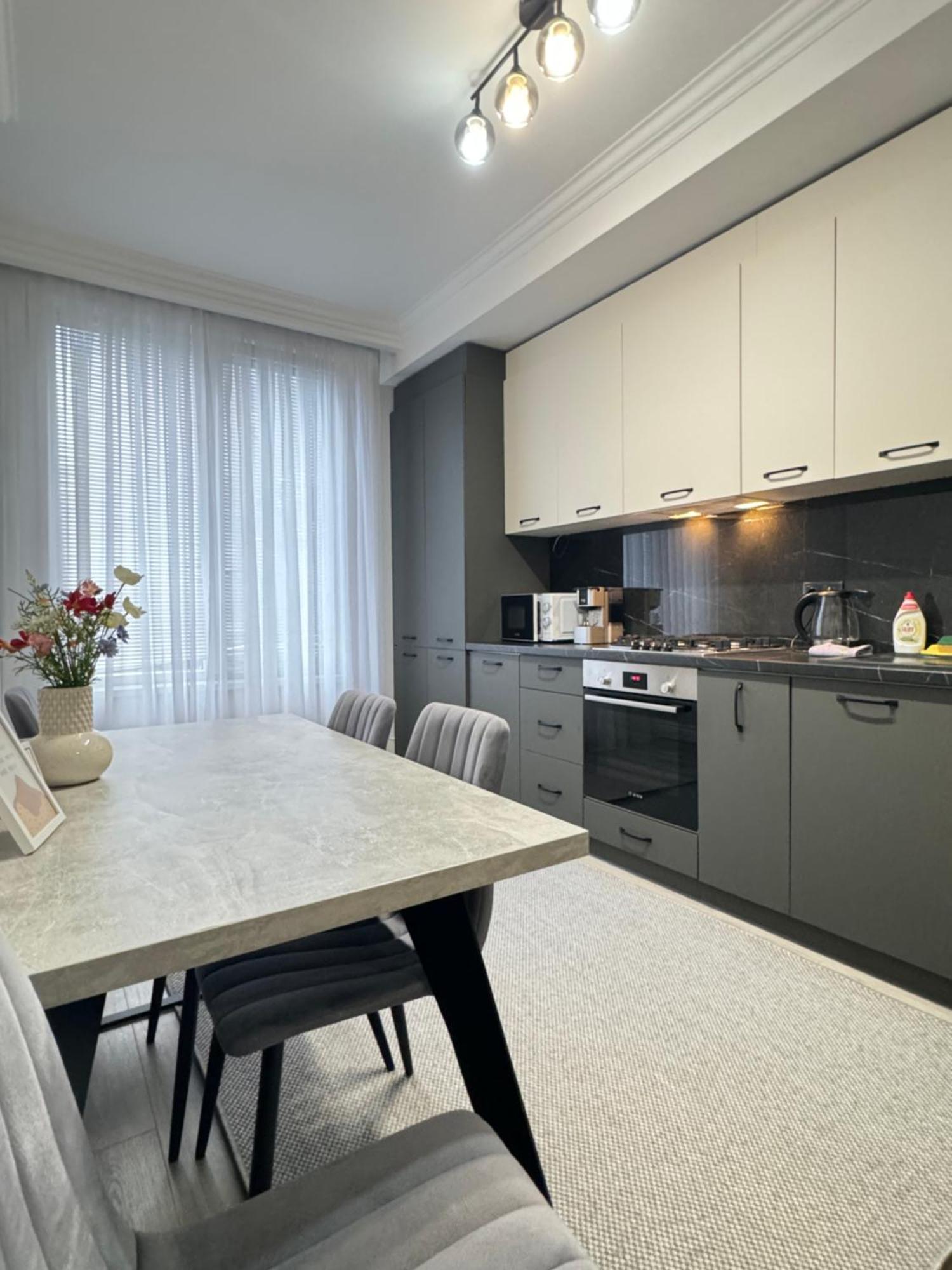 Apartment Two Bedroom In The Center, With Parking, Address Avram Iancu 32 *
