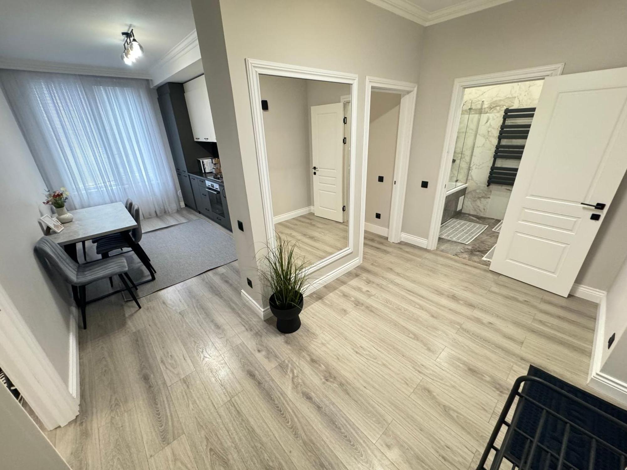 Two Bedroom In The Center, With Parking, Address Avram Iancu 32 *