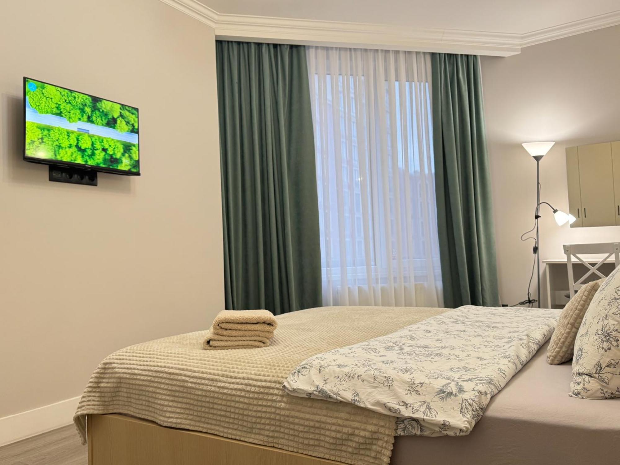 Appartement Two Bedroom In The Center, With Parking, Address Avram Iancu 32 Chişinău