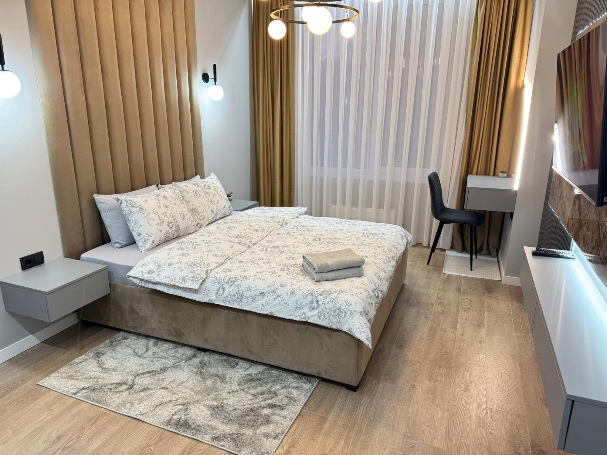 Two Bedroom In The Center, With Parking, Address Avram Iancu 32