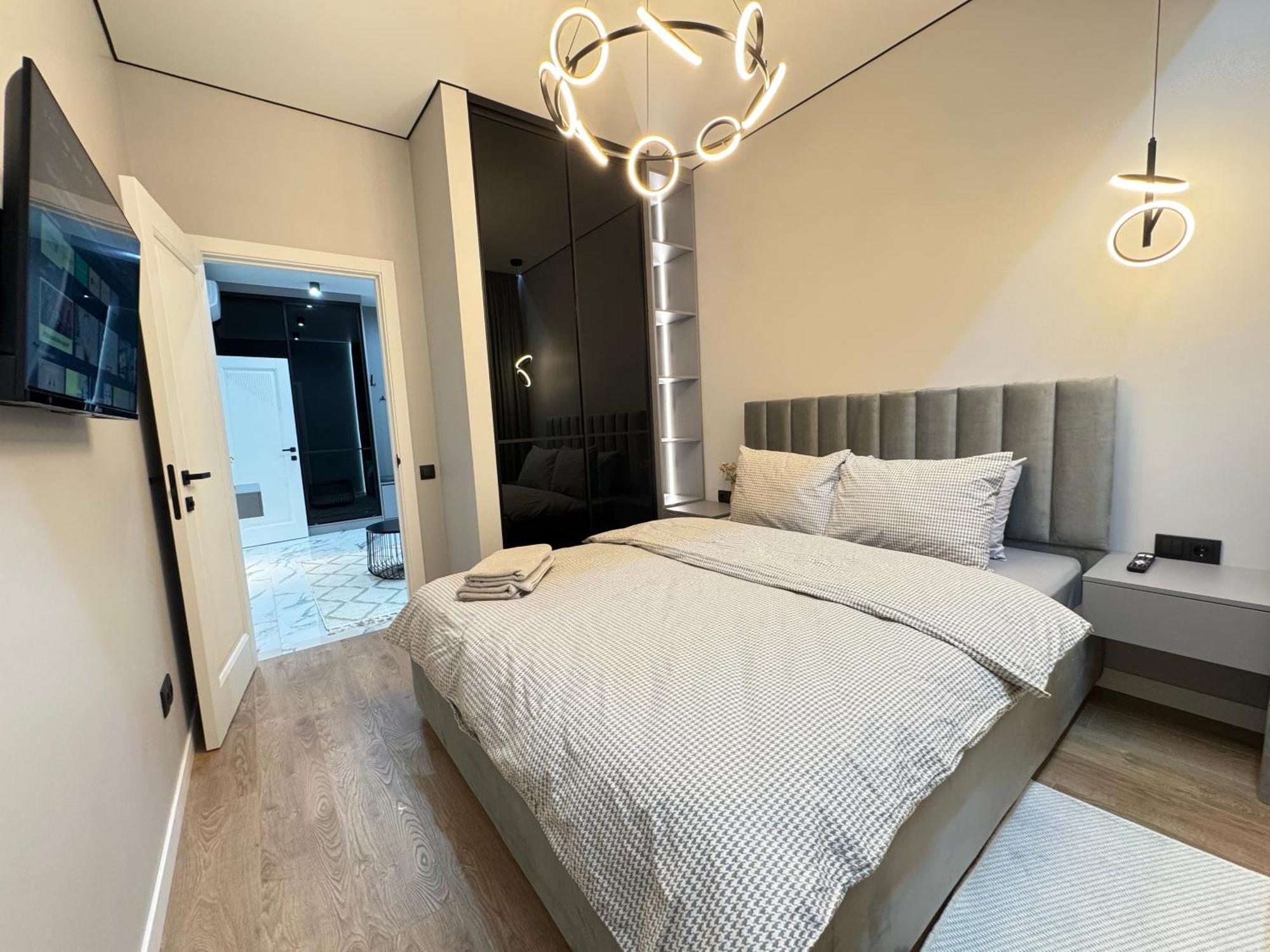 Two Bedroom In The Center, With Parking, Address Avram Iancu 32 * Chişinău