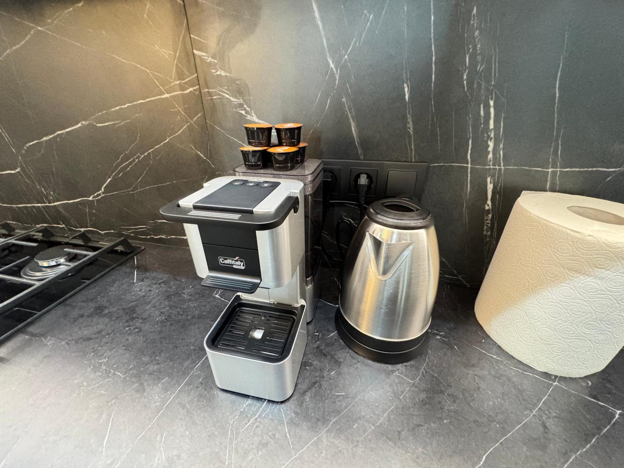 Two Bedroom In The Center, With Parking, Address Avram Iancu 32 Chişinău