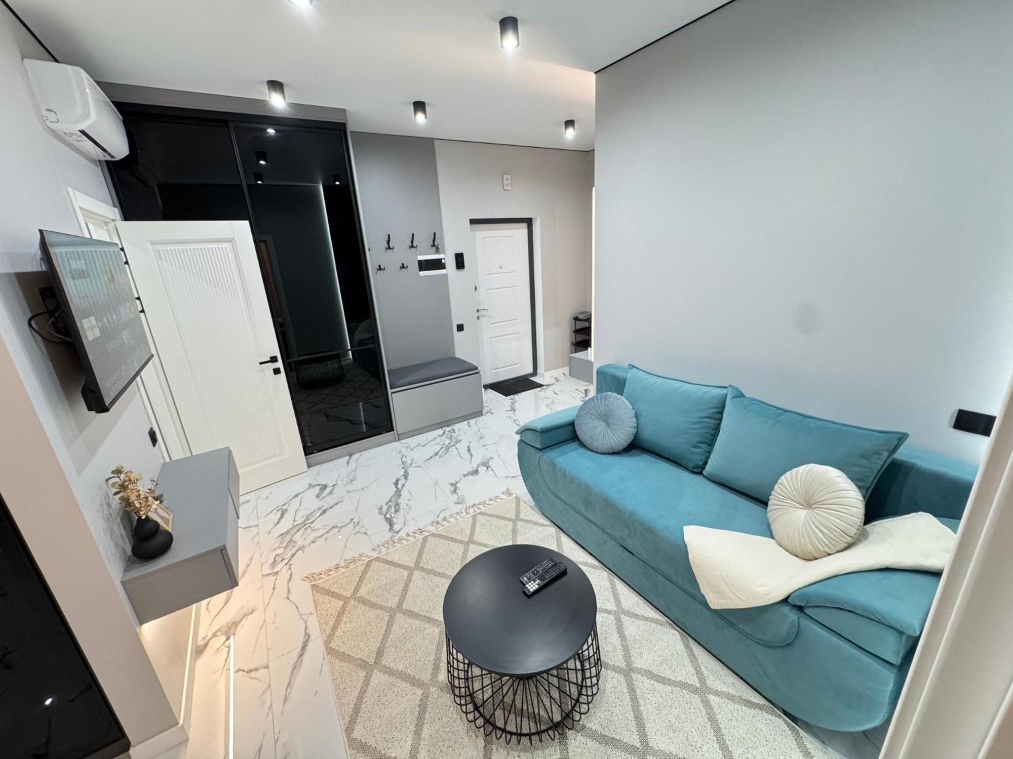 Two Bedroom In The Center, With Parking, Address Avram Iancu 32 Chişinău