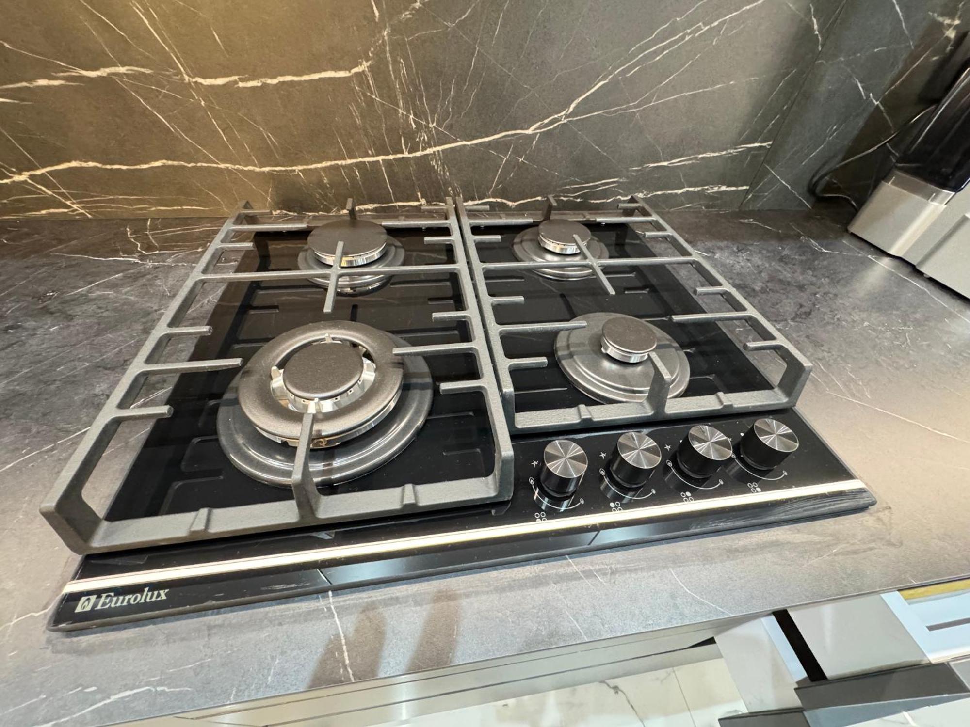 Appartement Two Bedroom In The Center, With Parking, Address Avram Iancu 32 Chişinău