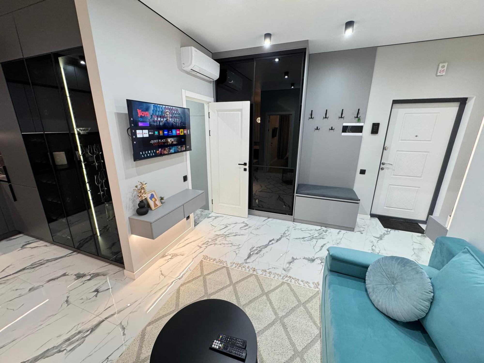 Apartment Two Bedroom In The Center, With Parking, Address Avram Iancu 32 *