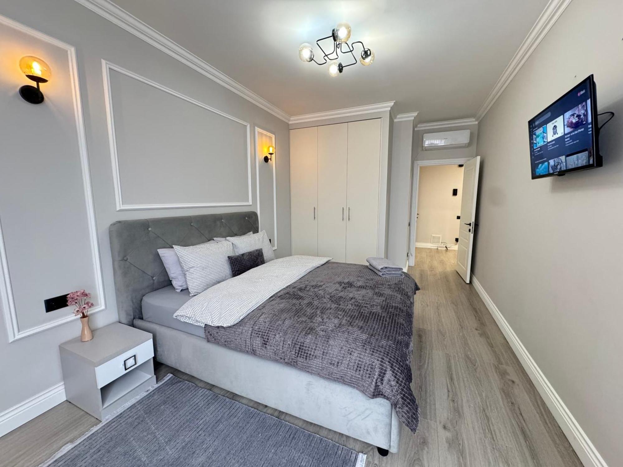 Two Bedroom In The Center, With Parking, Address Avram Iancu 32 Daire